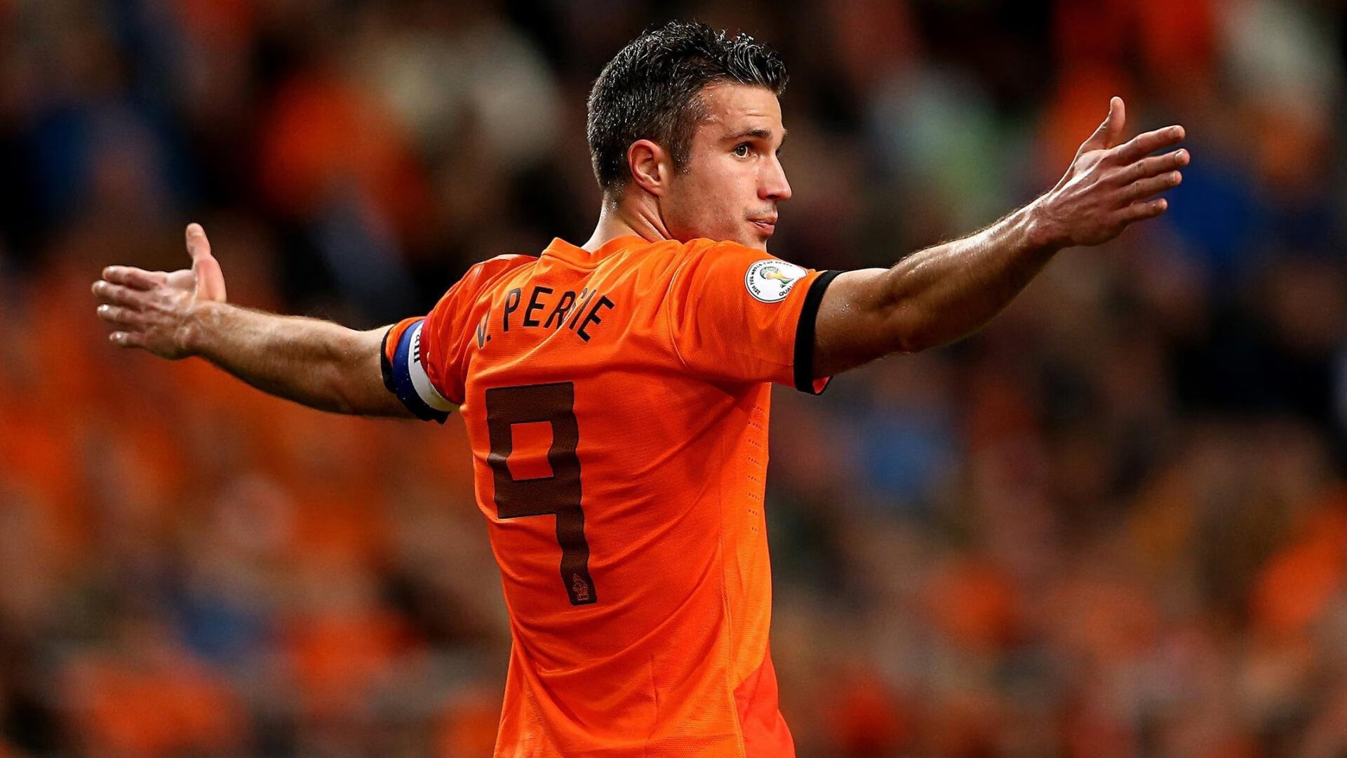 “高新体育中心:沙滩排球赛事燃起热潮,选手拼劲力”